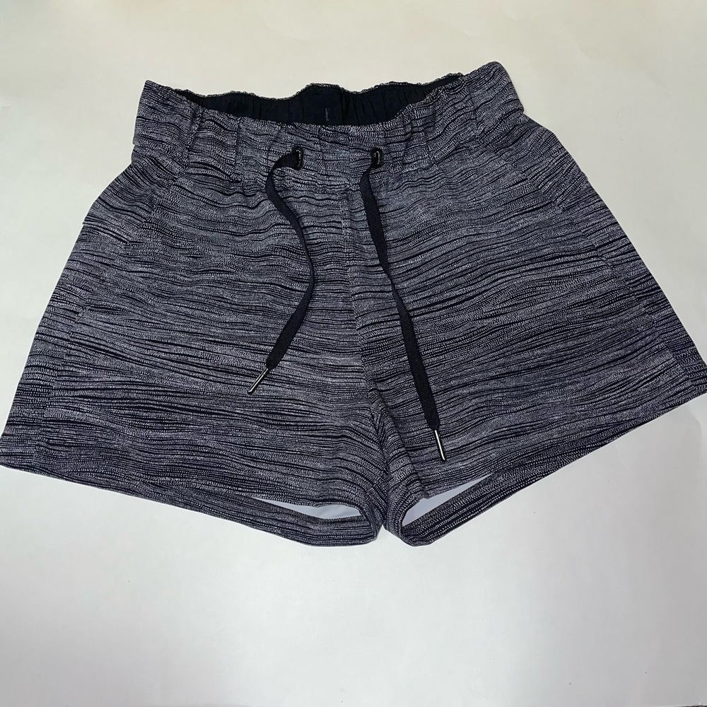 Lululemon On The Fly shorts